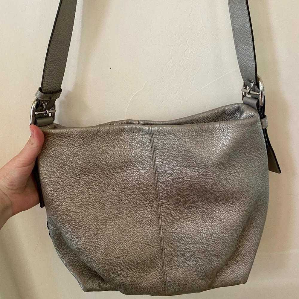 COACH HOBO METALLIC SILVER PEBBLED LEATHER SHOULDER BAG